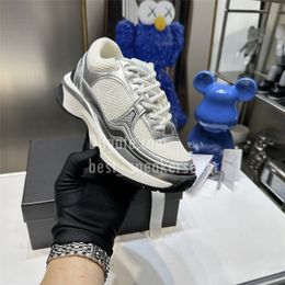 Luxury Designer Paris Fashion Shoe Sneaker Retro Women Silver White Black Sneakers for Men Spring Chaussures Casual Daddy Dress Shoes Outdoor Hiking Trainer