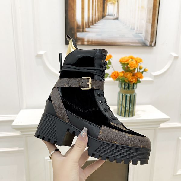 Luxury Designers Leather Platform Boots High Heel Designer Dress Shoes Flats Booties Women Letter Printed Casual Paris Calfskin Knee Boot Trainers Size 35-42