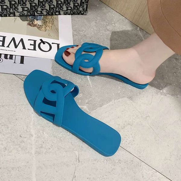 Home Fashion 2025 Female Summer Net Red Pig Nose Jelly Slippers Outside The Beach Flat Flip-Flops Manufacturers Fashion Direct Sales Colorful Shoes